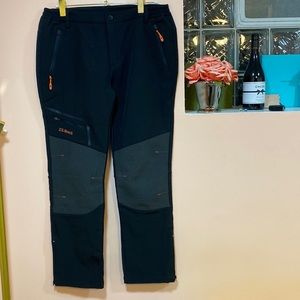 Outdoor Sport  pants with multiple pockets and padded knees